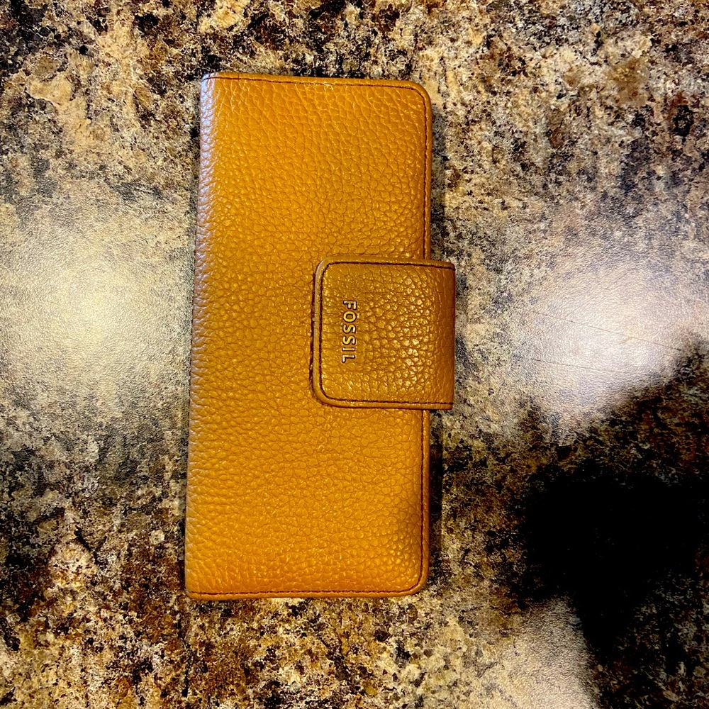 Fossil PreOwned Madison Slim Wallet
